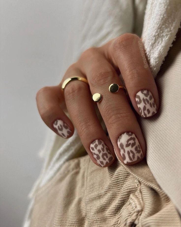 Leopard Print Nail