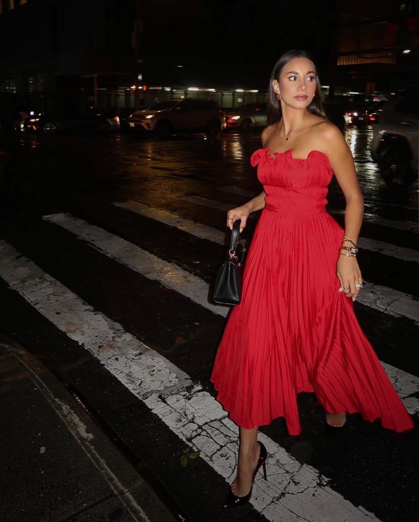 Timeless Red Dress for a Romantic Valentine’s Evening