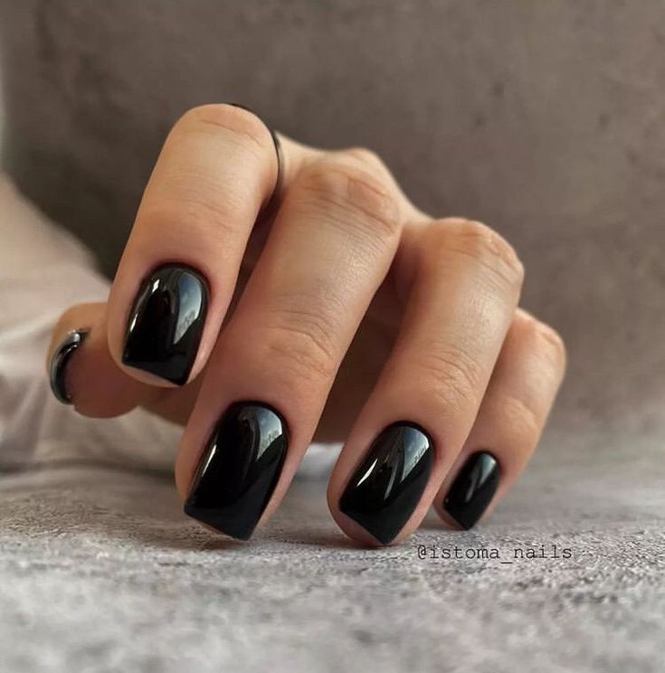 Elegant Black nails