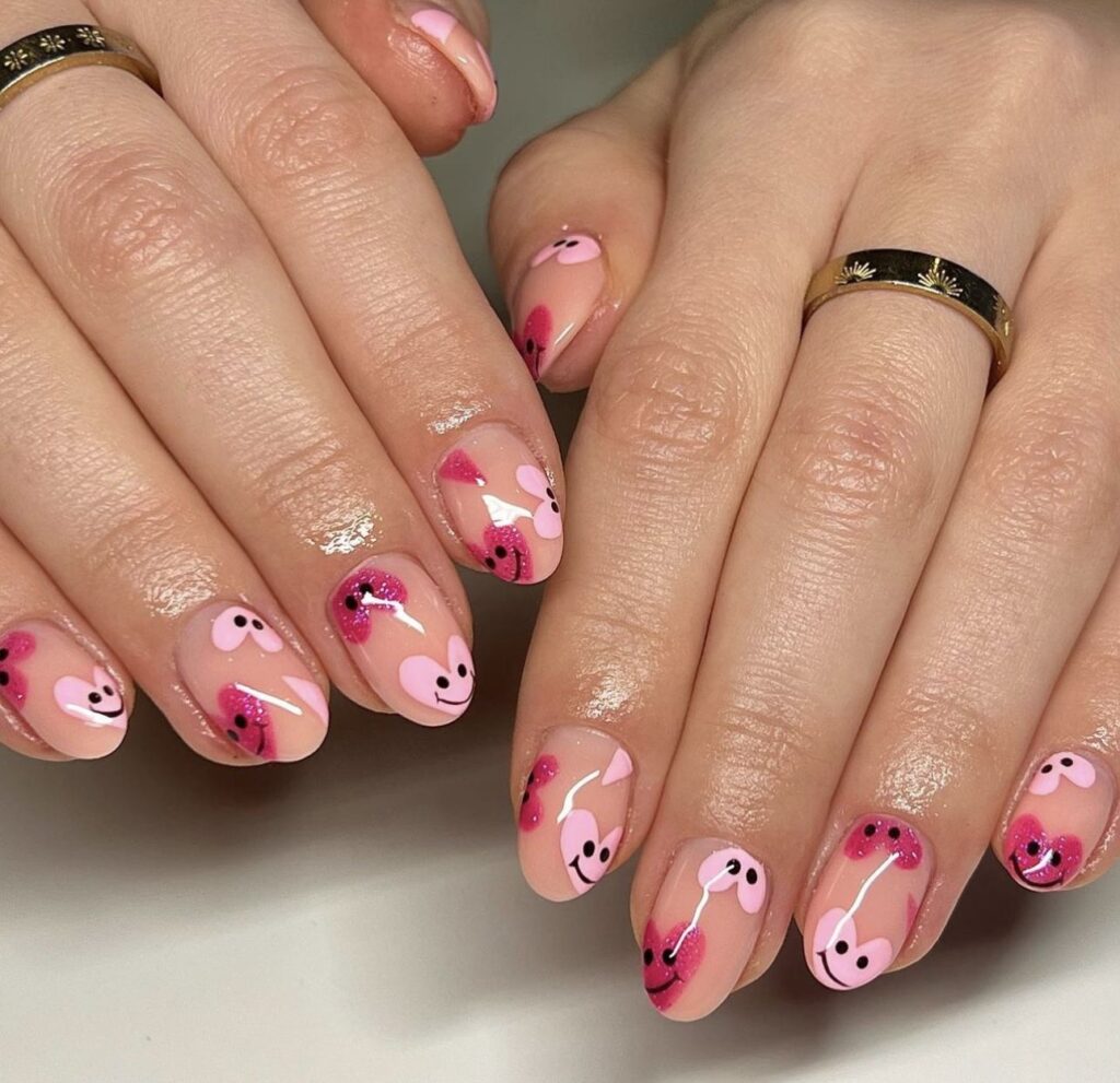 Smiley-Face-Nails